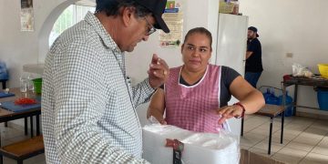 CONTINÚA ALCALDE DE LOS CABOS OSCAR LEGGS CASTRO Y BRIGADAS DE PROTECCIÓN CIVIL SUPERVISANDO LOS REFUGIOS TEMPORALES