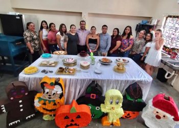 EL COORDINADOR DE PROYECTOS DE LOS CENTROS DE DESARROLLO COMUNITARIO (CDC) EN EL MUNICIPIO DE LOS CABOS VÍCTOR ORTEGÓN GÓNGORA, DIO A CONOCER QUE SE CONTINÚAN REFORZANDO LOS CURSOS Y TALLERES QUE SE OFRECEN EN LOS 4 C CENTROS