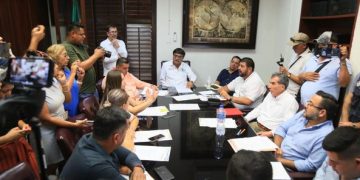 EL PRESIDENTE MUNICIPAL DE LOS CABOS OSCAR LEGGS CASTRO PRESIDENCIAL LA 2DA SESIÓN EXTRAORDINARIA DEL COMITÉ TÉCNICO DEL COBRO DE DERECHO AL SANEAMIENTO AMBIENTAL