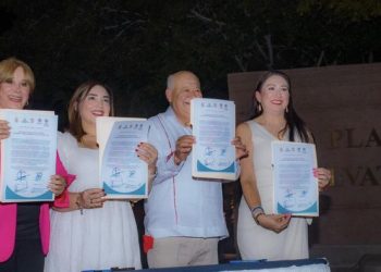 SIGNAN CONVENIO DE HERMANAMIENTO LORETO Y SANTA ROSALÍA