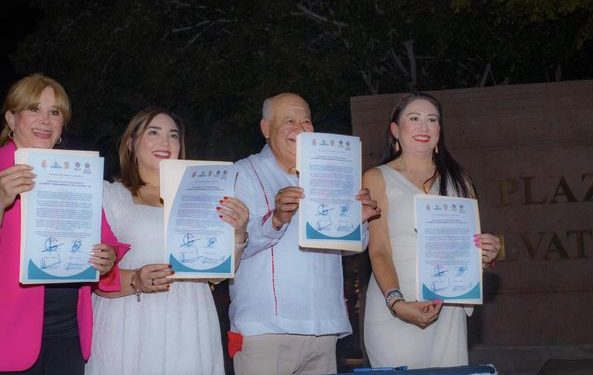 SIGNAN CONVENIO DE HERMANAMIENTO LORETO Y SANTA ROSALÍA