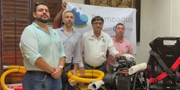 RECIBE EL PRESIDENTE MUNICIPAL DE LOS CABOS OSCAR LEGGS CASTRO EQUIPO PARA SOFOCAR INCENDIOS FORESTALES DE LA EMPRESA PROMOAQUA