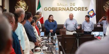 ACUERDAN GOBIERNO DE BCS Y TRANSPORTISTAS DE LOS CABOS, SISTEMA DE SUPERVISIÓN Y REGULACIÓN PARA TRANSPORTE TURÍSTICO