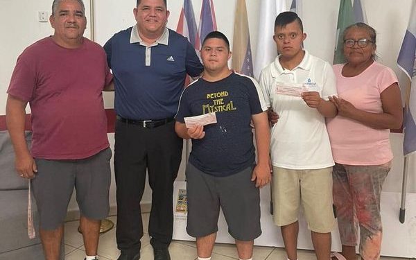 INSTITUTO DEL DEPORTE MUNICIPAL DE LOS CABOS HIZO ENTREGA DE APOYOS ECONÓMICOS A DOS JOVENES PARATLETAS