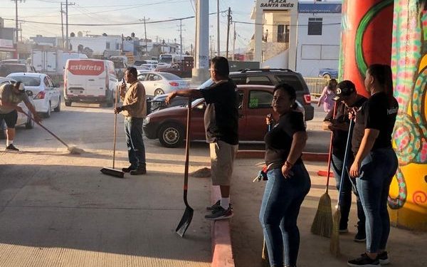 ENCABEZA REUNIÓN EL ALCALDE OSCAR LEGGS CASTRO DONDE DIO A CONOCER EL PLAN EMERGENTE DE MANTENIMIENTO DE CALLES Y TANDEO DE AGUA POTABLE