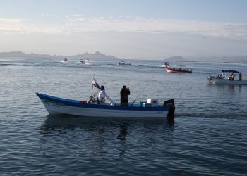 ENTREGAN ROTARIOS “JUEGOS MÁGICOS MATEMÁTICOS” A 250 ESCUELAS PRIMARIAS DE BCS