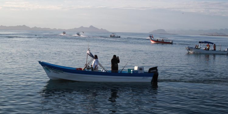 ENTREGAN ROTARIOS “JUEGOS MÁGICOS MATEMÁTICOS” A 250 ESCUELAS PRIMARIAS DE BCS