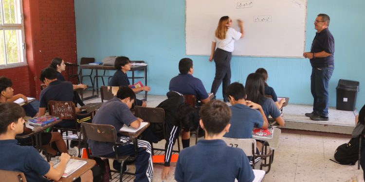 UN ÉXITO EL MÓDULO DE PENSIONISSSTE, ATENDIERON A DECENAS DE USUARIOS: LUIS ENRIQUE LEAL ARCE.