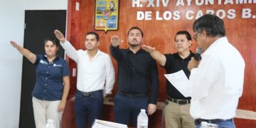ALCALDE DE LOS CABOS OSCAR LEGGS CASTRO TOMÓ PROTESTA A LOS SERVIDORES PÚBLICOS QUE FUERON INTEGRADOS A LA JUNTA DE GOBIERNO