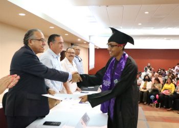 GRADUACIÓN HISTORICA EN UABCS LOS CABOS