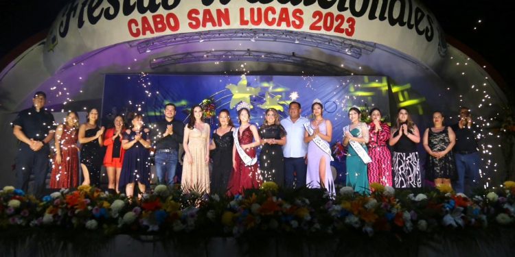 AL INICIO DE LAS FIESTAS TRADICIONALES DE CABO SAN LUCAS SE LLEVÓ A CABO LA CORONACIÓN DE LA REYNA MARIAGNA I