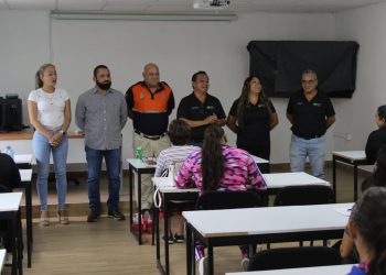 EL H. XIV AYUNTAMIENTO DE LOS CABOS EN CONJUNTO CON EL GOBIERNO DEL ESTADO DE BCS IMPARTEN EL CURSO MUJERES AL VOLANTE