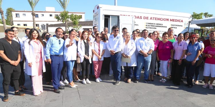 SE INSTALARON LAS BRIGADAS MÉDICAS DE SALUD EN EL CENTRO HISTÓRICO DE SAN JOSÉ DEL CABO