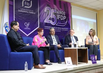 PANEL DE ESPECIALISTAS SE REÚNEN EN LA UABCS PARA CONMEMORAR 25 AÑOS DE LA DEFENSORIA PÚBLICA EN MÉXICO