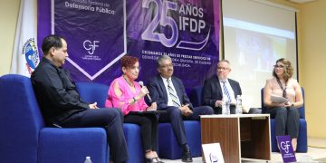 PANEL DE ESPECIALISTAS SE REÚNEN EN LA UABCS PARA CONMEMORAR 25 AÑOS DE LA DEFENSORIA PÚBLICA EN MÉXICO