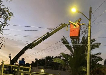 SERVICIOS PÚBLICOS DE LOS CABOS REPARÓ LUMINARIAS EN LAS PRINCIPALES VIALIDADES DE CABO SAN LUCAS