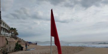 ZOFEMAT LOS CABOS EXHORTA A LA POBLACIÓN A MANTENERSE AL PENDIENTE DE LAS ALERTAS DE PRECAUCIÓN EN LA PLAYAS POR HURACÁN NORMA