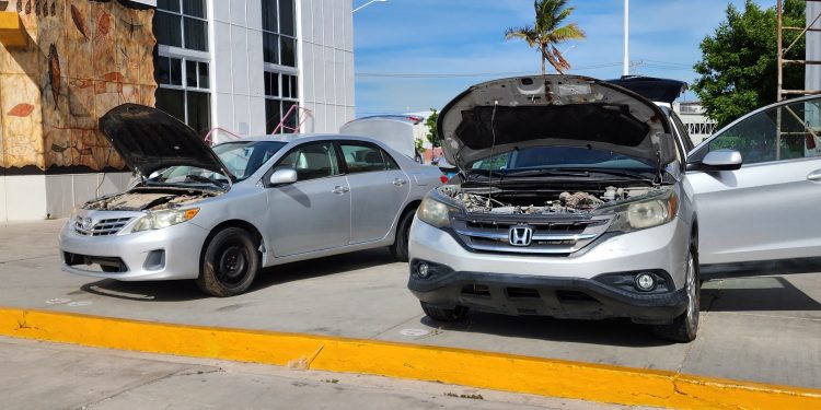 EN LA EXPLANADA DE LA PRESIDENCIA MUNICIPAL EL AYUNTAMIENTO DE LA PAZ REALIZÓ ESTA MAÑANA LA SUBASTA DE CUATROCIENTOS OCHENTA Y TRES VEHICULOS DEL CORRALON DE RESGUARDO