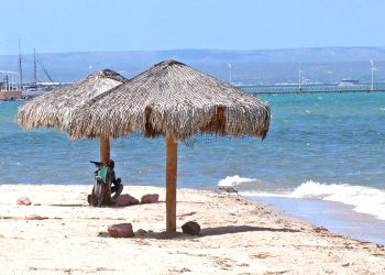 ASISTE GOBERNADOR VCC A ENTREGA DE MEDALLA “MARÍA DIONISIA VILLARINO ESPINOSA” A LILIANA EDITH LYLE FRITCH