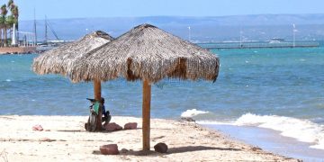 ASISTE GOBERNADOR VCC A ENTREGA DE MEDALLA “MARÍA DIONISIA VILLARINO ESPINOSA” A LILIANA EDITH LYLE FRITCH