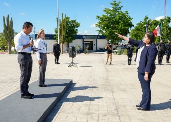 ENTREGAN ROTARIOS “JUEGOS MÁGICOS MATEMÁTICOS” A 250 ESCUELAS PRIMARIAS DE BCS