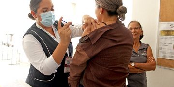 INICIÓ VACUNACIÓN CONTRA INFLUENZA PARA PERSONAL DE SALUD