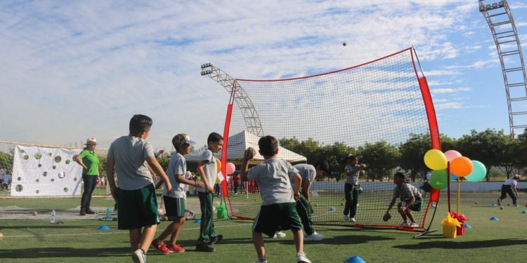 PARTICIPAN MÁS DE 300 ALUMNOS DE 11 ESCUELAS PRIMARIAS DE LA PAZ EN “FERIA DEL MOVIMIENTO”