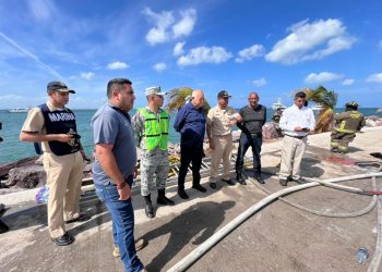 SUPERVISA GOBERNADOR VCC, ACCIONES DE COMBATE CONTRA INCENDIO DE EMBARCACIONES EN MARINA PALMIRA