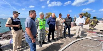 SUPERVISA GOBERNADOR VCC, ACCIONES DE COMBATE CONTRA INCENDIO DE EMBARCACIONES EN MARINA PALMIRA