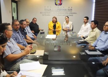 TRAS LAS HUELLAS Por Monserrath Villalejo Baeza