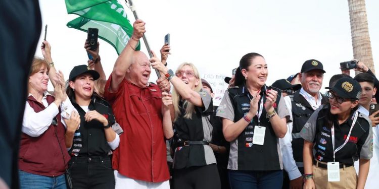 DA GOBERNADOR VCC BANDERAZO DE SALIDA DE LA INTERNACIONAL BAJA 1000, EN LA PAZ