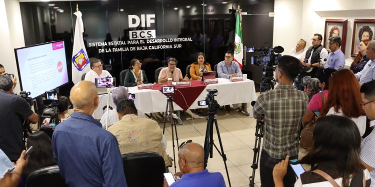 JURISDICCIÓN SANITARIA LOS CABOS ACERCÓ VACUNACIÓN COVID A ADULTOS MAYORES DE LA COLONIA CARIBE