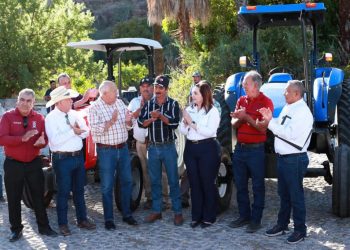 ENTREGA GOBIERNO DE BCS APOYOS A PRODUCTORES DE LORETO