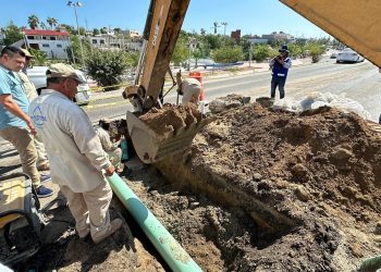 REPARA OOMSAPAS LOS CABOS TUBERÍAS DE AGUA POTABLE Y SERVICIO DE DRENAJE
