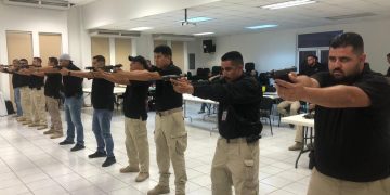 CAPACITA PGJE EN TÉCNICAS Y TÁCTICAS DE TIRO A AGENTES DE INVESTIGACIÓN