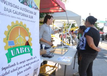 UABCS ACERCA EL CONOCIMIENTO ACUICOLA A LA COMUNIDAD MEDIANTE FERIA ACADÉMICA