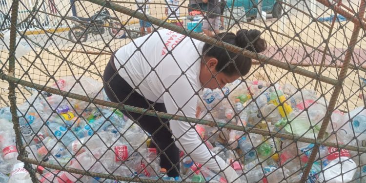 REALIZÓ ZOFEMAT LOS CABOS EL ACOPIO DE 25 KILOS DE MATERIAL PLÁSTICO EN LA PLAYA EL CORSARIO EN CABO SAN LUCAS