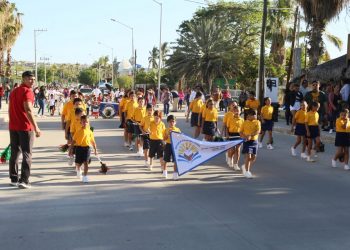 SE REALIZÓ DESFILE EN LA COMUNIDAD DE LA PLAYA CON MOTIVO DEL 113° ANIVERSARIO DE LA REVOLUCIÓN MEXICANA