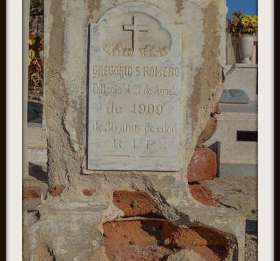 EN EL PANTEÓN DE LOS SAN JUANES DE ESTA CIUDAD EXISTEN TUMBAS DE FINALES DEL SIGLO DIECINUEVE Y UNA DE ELLAS DESDE HACE DOSCIENTOS CINCUENTA AÑOS