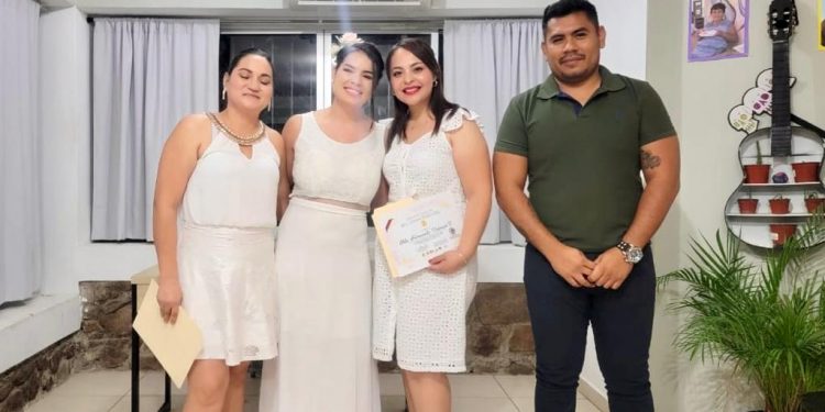 ASISTIÓ EL SECRETARIO GENERAL DE CSL ABEL ENRIQUE MIRANDA CARMONA AL ENCENDIDO DEL ÁRBOL NAVIDEÑO DEL TIANGUIS DE LA COLONIA LAS PALMAS.