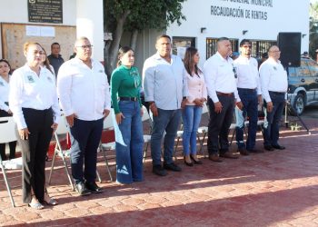DURANTE CEREMONIA CÍVICA INFORMÓ LA COORDINADORA DE INGRESOS DE LOS CABOS QUE CONTINÚA EL PROGRAMA MUNICIPAL ¨BORRÓN Y CUENTA NUEVA¨ EN OBLIGACIONES FISCALES