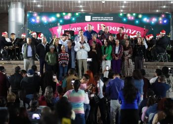 ENCIENDE GOBERNADOR VCC ILUMINACIÓN NAVIDEÑA:  “SIENTAN LA ESPERANZA POR UNA VIDA MEJOR”