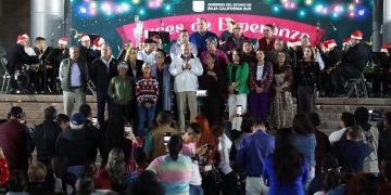 ENCIENDE GOBERNADOR VCC ILUMINACIÓN NAVIDEÑA:  “SIENTAN LA ESPERANZA POR UNA VIDA MEJOR”