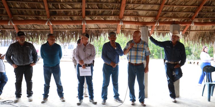 VISITA GOBERNADOR VCC ZONAS RURALES DE LA PAZ