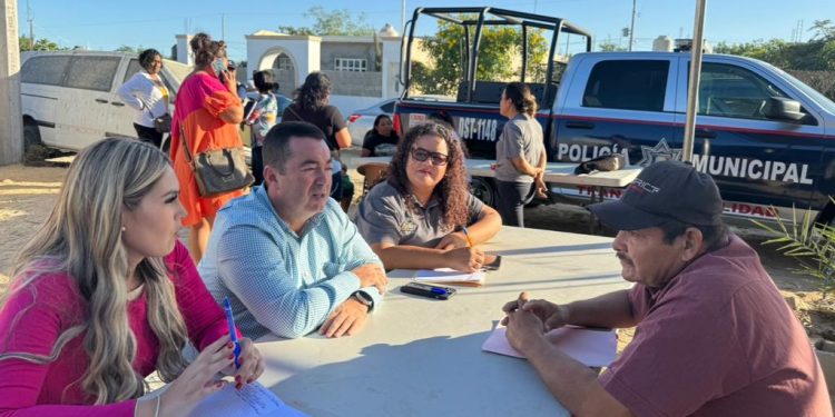 POLICÍAS DE SEGURIDAD PUBLICA REALIZAN RECORRIDOS DE VIGILANCIA POR LOS DISTINTOS CENTROS COMERCIALES DEL MUNICIPIO DE LOS CABOS.