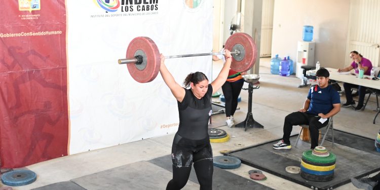POLICÍAS DE SEGURIDAD PUBLICA REALIZAN RECORRIDOS DE VIGILANCIA POR LOS DISTINTOS CENTROS COMERCIALES DEL MUNICIPIO DE LOS CABOS.