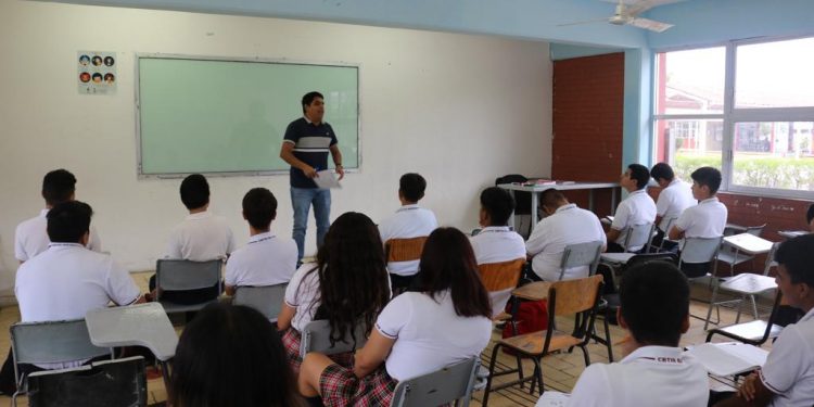 RECONOCE GOBERNADOR VMCC, A SECRETARIAS Y SECRETARIOS DEL SECTOR SALUD