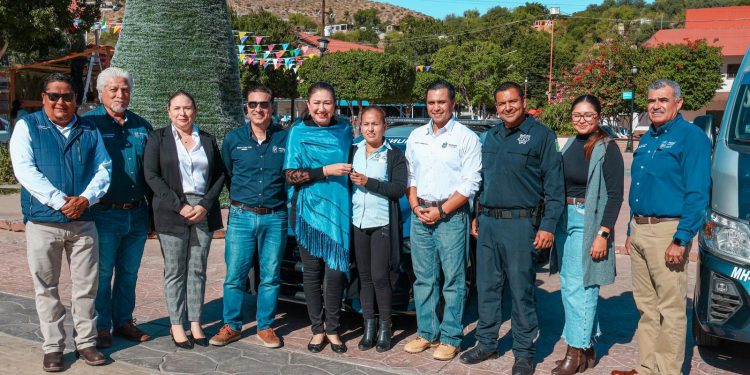 ENTREGA ALCALDESA DE MULEGÉ TRES UNIDADES MÓVILES A LA DIRECCIÓN DE TRÁNSITO MUNICIPAL