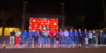 ENCABEZA EL ALCALDE DE LOS CABOS OSCAR LEGGS CASTRO EL ENCENDIDO DEL ÁRBOL DE NAVIDAD E INAUGURACIÓN DEL BAZAR NAVIDEÑO