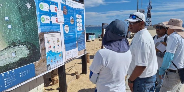 RECIBE EL ALCALDE DE LOS CABOS OSCAR LEGGS CASTRO UNA MOTO 4X4 POR PARTE DE COLONOS DE EL MÉDANO PARA EL PROGRAMA DE TORTUGAS MARINAS